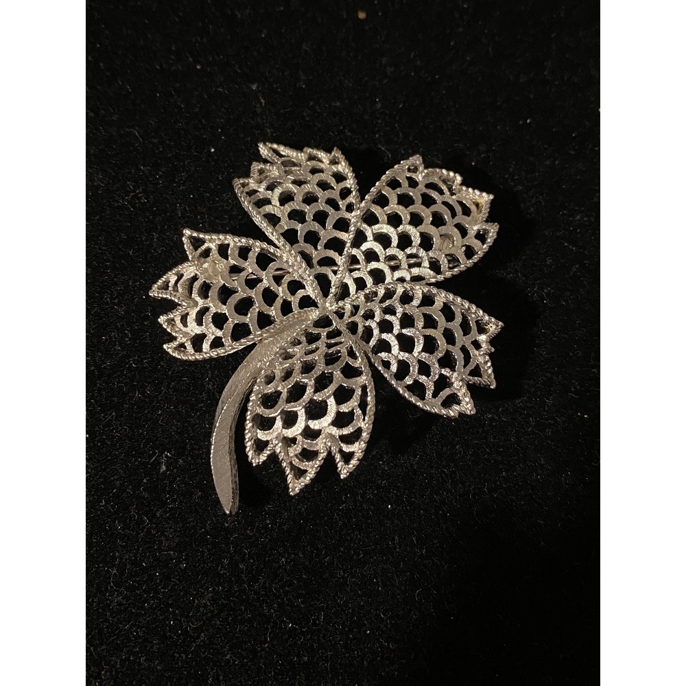 Vintage Trifari Silver Tone Leaf Pin